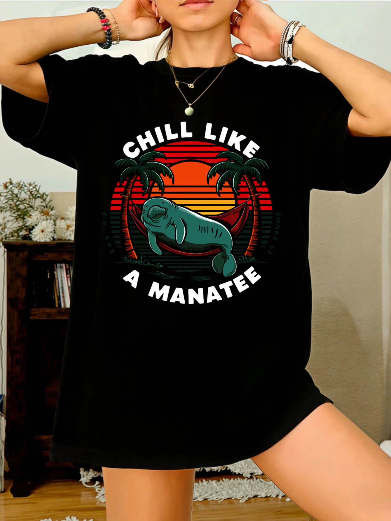 

Женская винтажная хлопковая футболка с забавным принтом CHILL LIKE A MANATEE, свободного кроя, для лета, пляжа, повседневной носки, для женщин