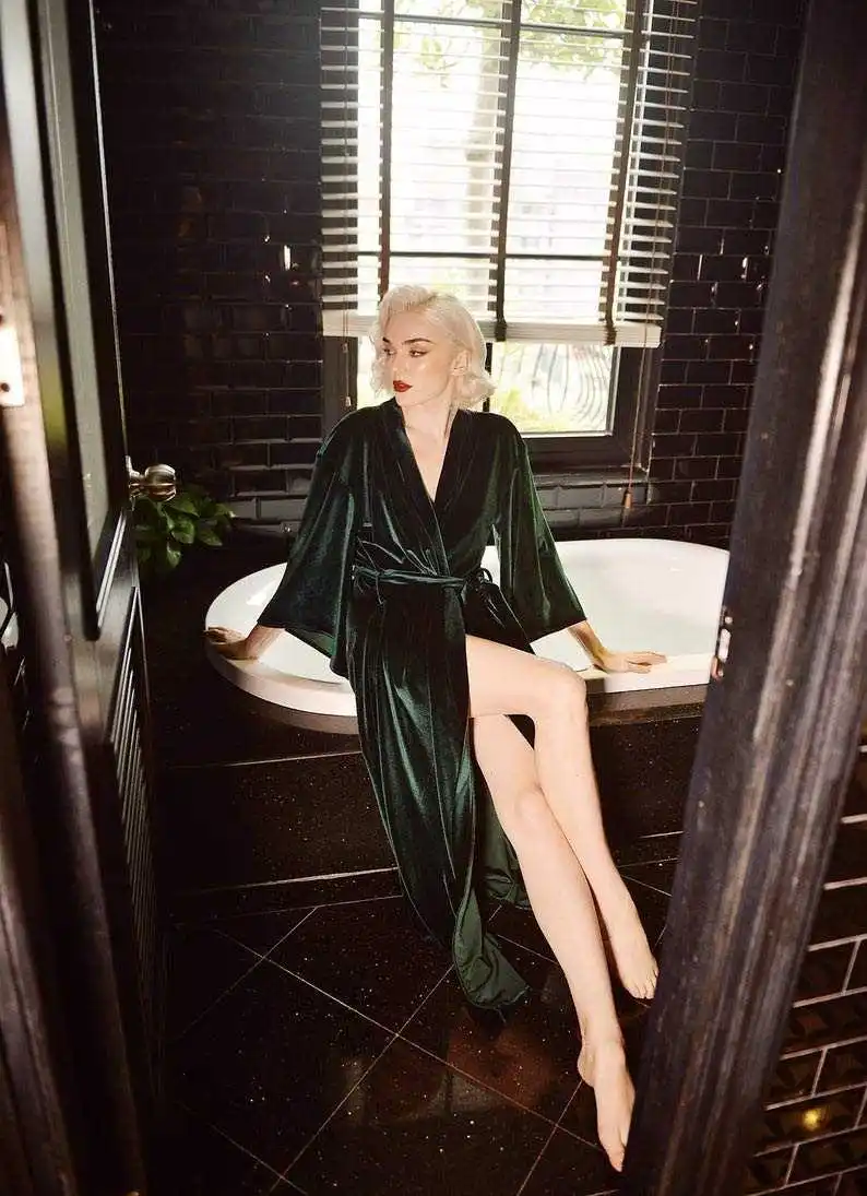 

Graceful Women Nightgown Pajamas V-Neck Lace up Long Sleeve Bridal Wedding Bathrobe for Photography Custom Made