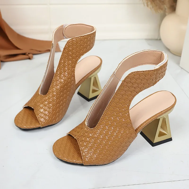 

Summer Retro Solid Color Women's High Heels New Luxury Peep Toe Shoes 2026 Comfortable Outdoor Party Women's Sandals Plus Size