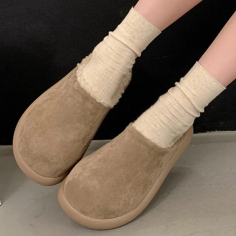 فاخر جولة تو المرأة أحذية قطنية 2025 الشتاء المنزل اليومي عدم الانزلاق قصيرة أفخم نعال تدفئة مريحة المشي السيدات البغال