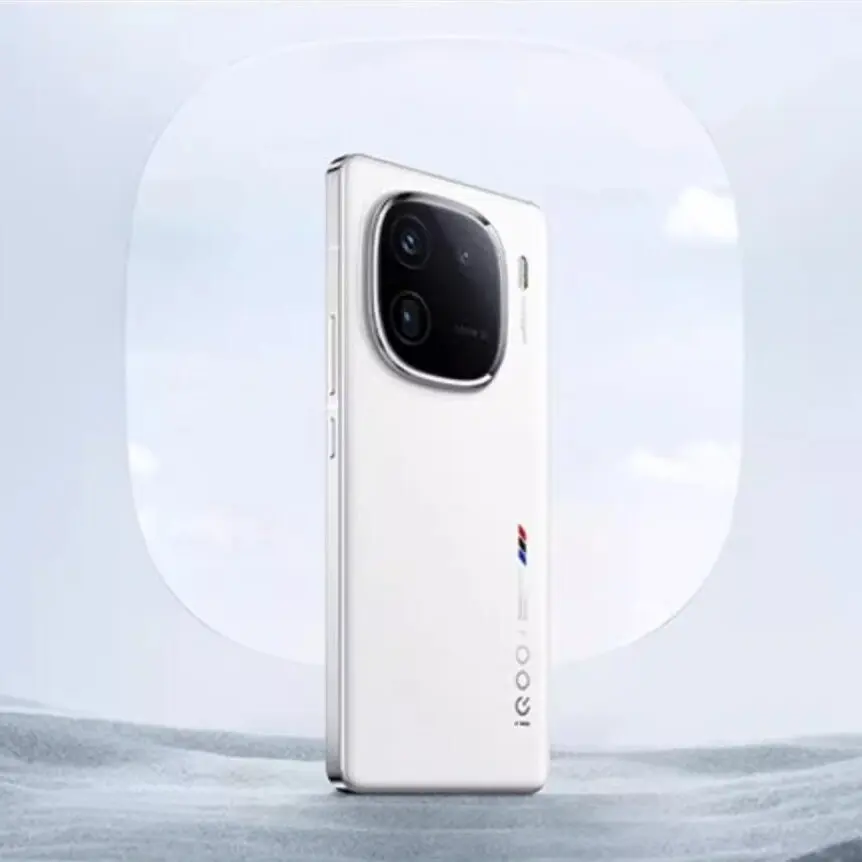 iQOO 12 5g أندرويد 6.78 بوصة 144 هرتز شاشة وحدة المعالجة المركزية Snapdragon8 gen3 50MP + 16MP كاميرا 5000mAh بطارية هاتف مستعمل