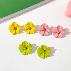 Trendy White Flower Stud Earrings for Women Candy Color Single Layer Gardenia Earrings Party Small Jewelry Green Yellow Black