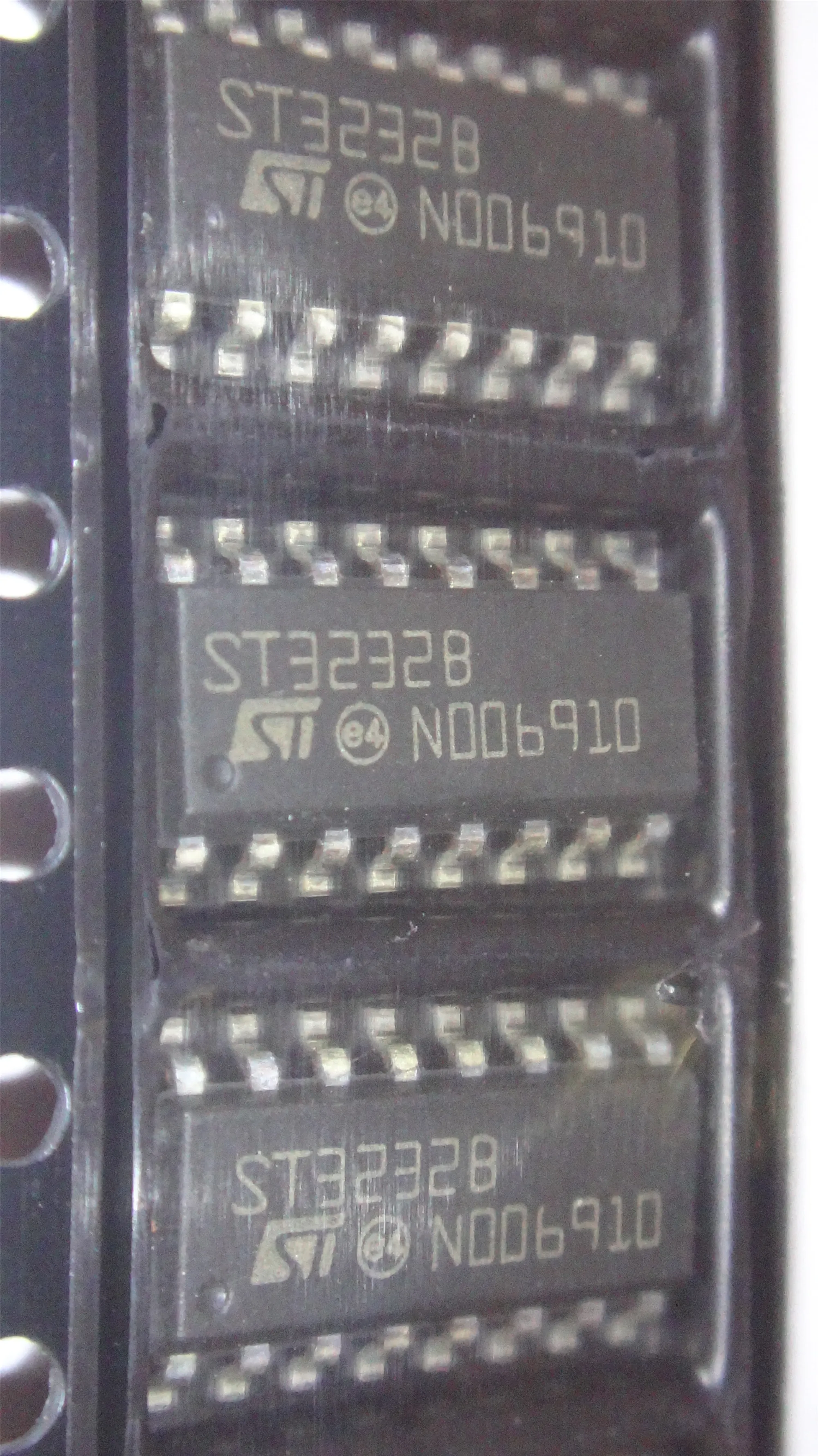 5 piezas 100% nuevo y original ST3232BDR SOP16 ST3232B 3 a 5,5 V de baja potencia hasta 400 KBPS, RS-232 controladores y recepto