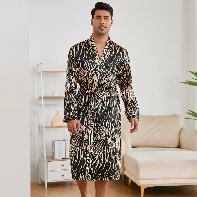 2024 herbst Neue Männer Homewear Mode Tiger Print Loungewear 2 Stücke Robe Set Shorts Männlichen Satin Nachtwäsche Casual Hause Kleidung