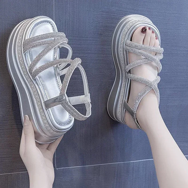 المفتوحة تو الصنادل الكريستال النساء أحذية منصة الصيف عالية الكعب 2025 جديد حذاء كاجوال فستان الطالب نعال شاطئ Mujer Zapatos