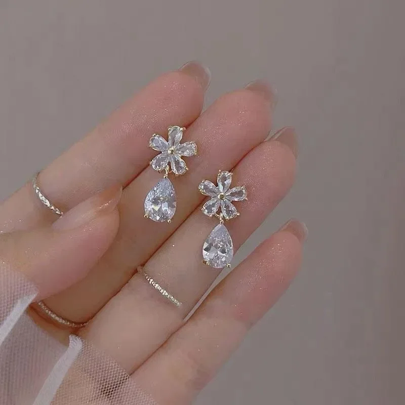 Light Luxury Zircon Stud Earrings Women\'s Fashion Flower Leaf Earrings Elegant Imitation Pearl Ear Stud Party Wedding Jewelry
