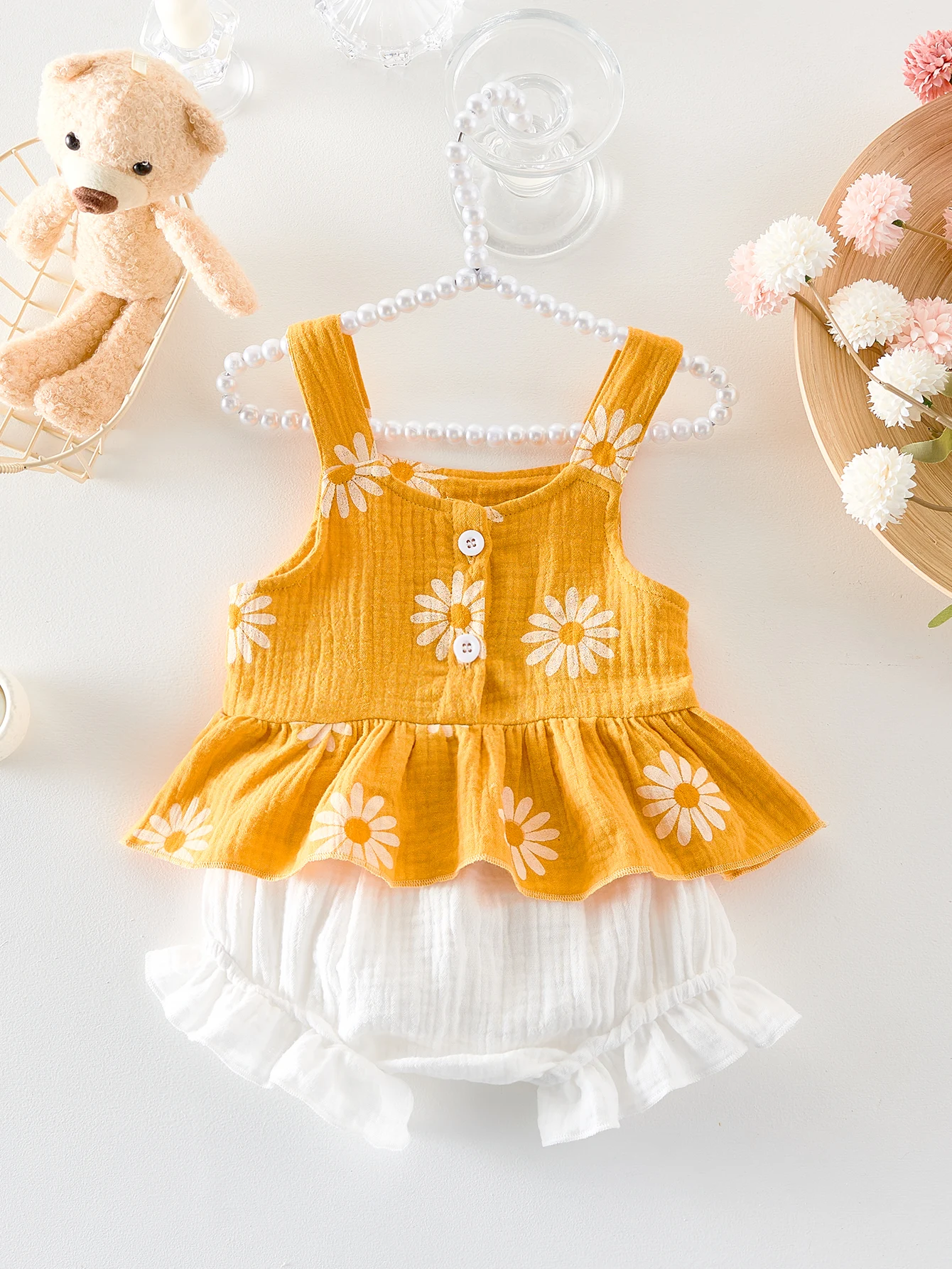 

Summer baby girl Daisy print carrier top + lace shorts set, sweet print 2-piece set