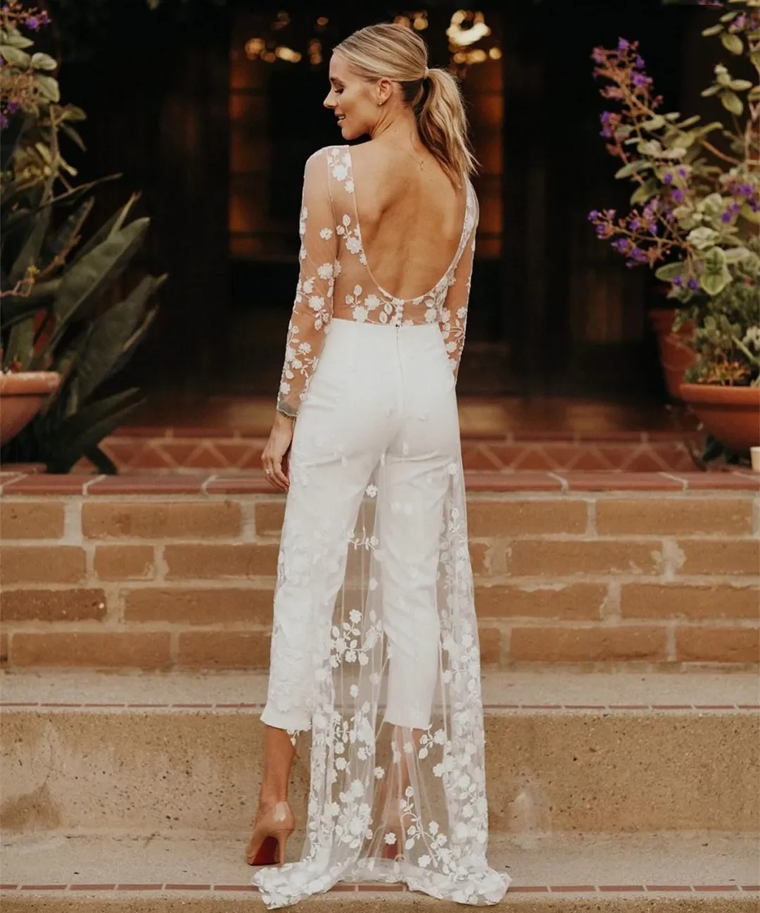 Elegant Women White Jumpsuit Wedding Dress Sexy Backless Beach Lace Jumpsuits Bridal Gowns Customized Reception Formal Wear