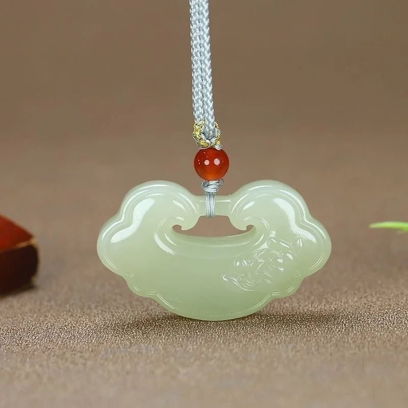 

Natural Sapphire Ruyi Lock Pendant, Exquisite Fashion Versatile Necklace