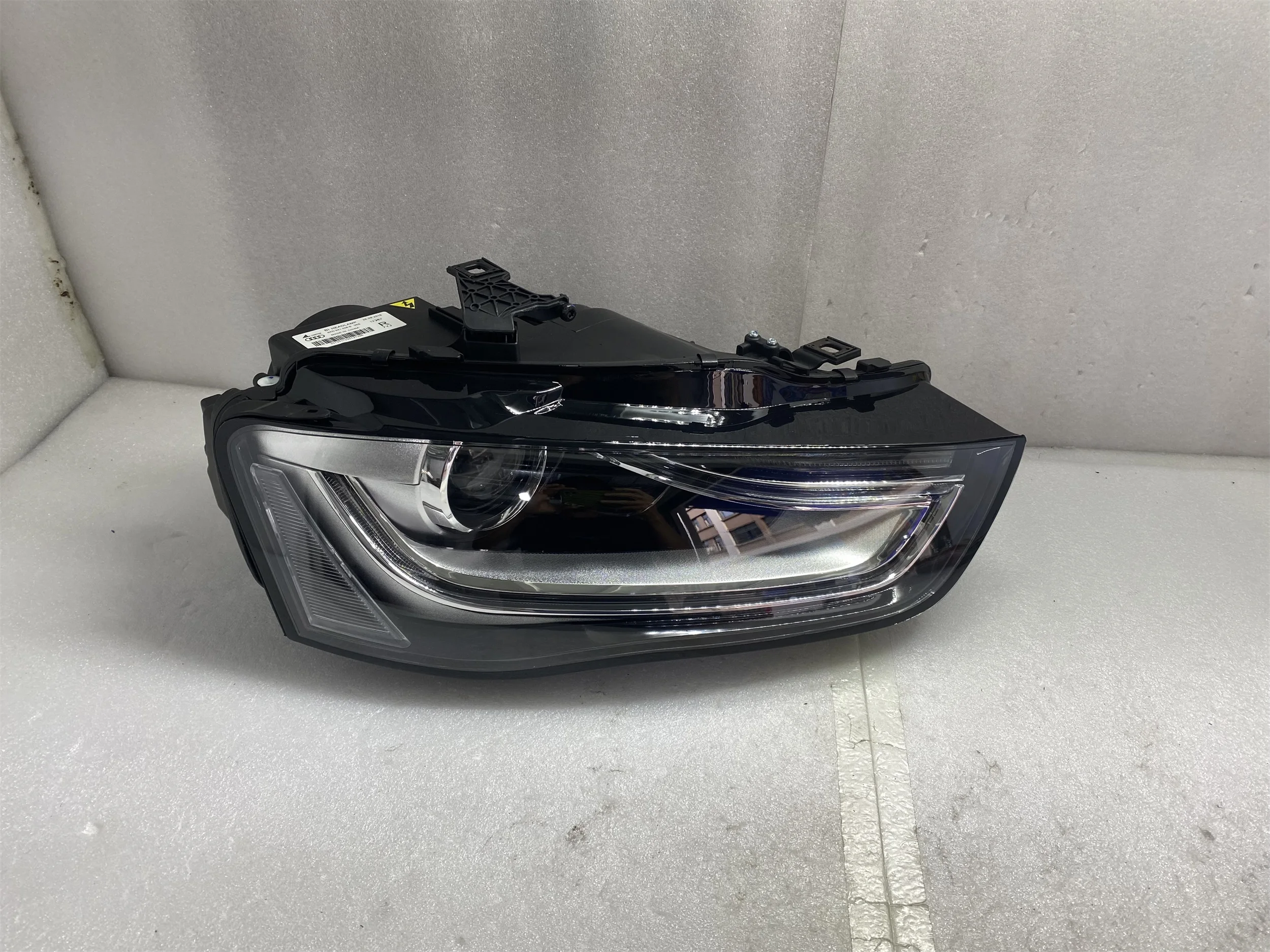 Original High Quality Hernia Headlamps for 2013-2016 Audi A4 B9 Hernia Headlamp Assembly Headlamps