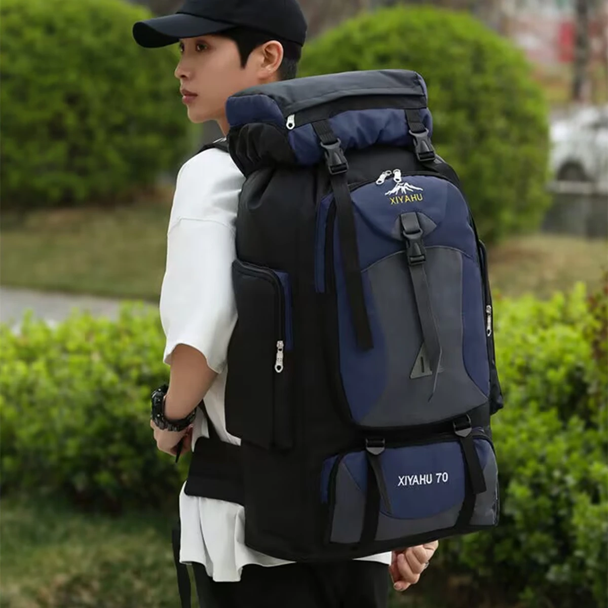 

70L Mountaineering Bag Outdoor Sports Backpack Waterproof Hiking Backpack Camping Climbing Rucksack Travel Trekking Rucksack