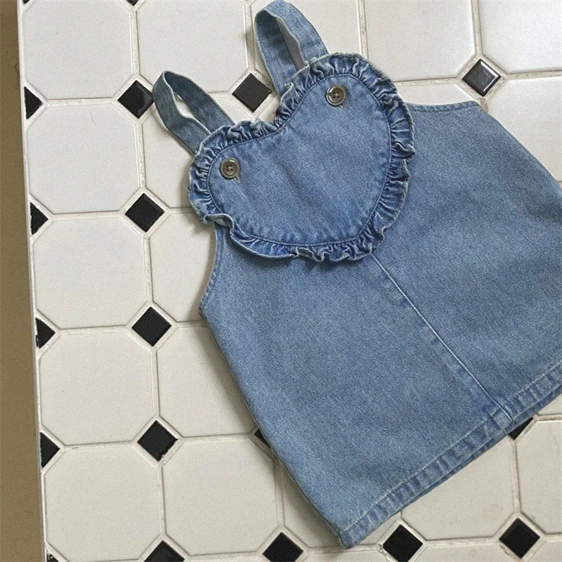 

Korean Version Of Children's Clothing Girl 2023 Spring/Summer New Sweet And Cute Love Denim Strap Dress Fashion Versatile Dress