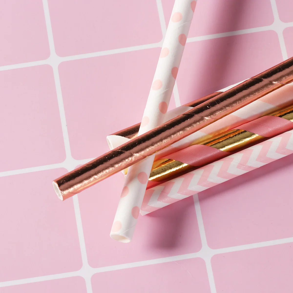 

150Pcs Disposable Paper Straws Biodegradable Environmental Safe Ink Used in Cups Jars for Birthday Party Wedding Event Pink