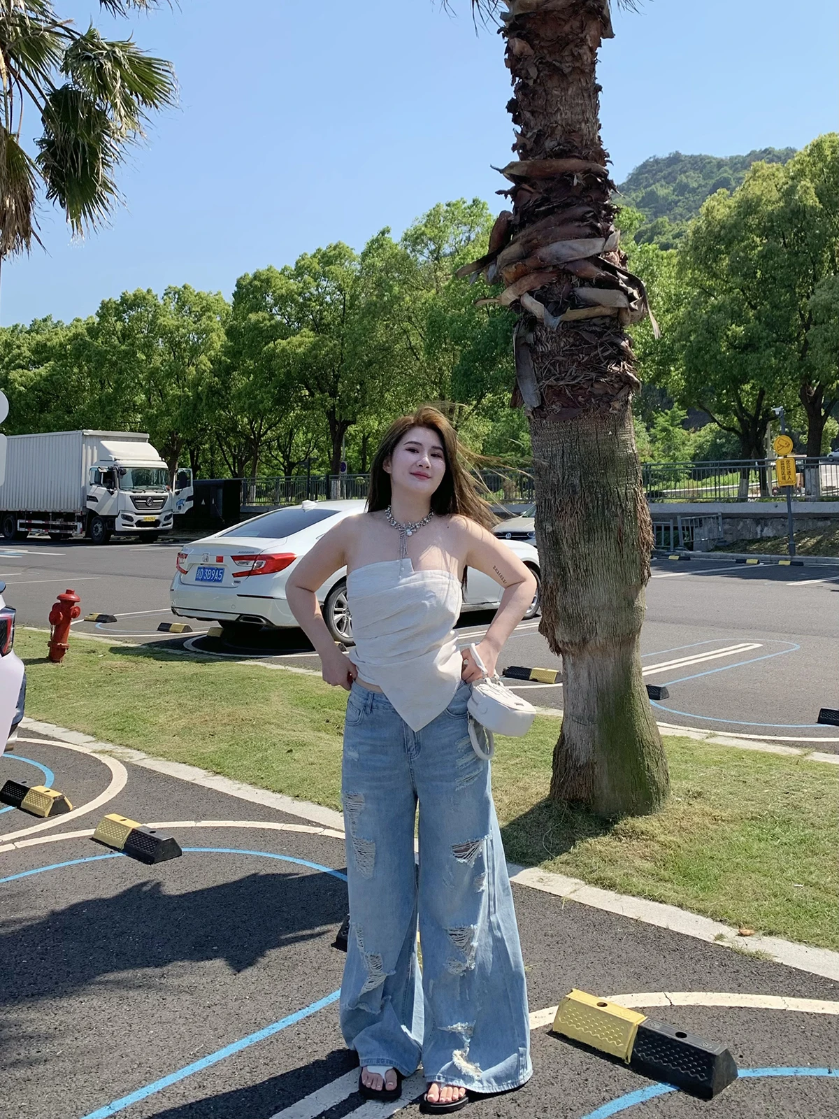 

ChubbyGirl High Street Wide Leg Denim Jeans Hole Design Conceal Fat Micro Fat People Slimming Effect Summer New Women's Jeans