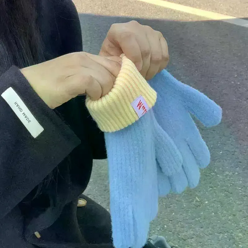 

Женские зимние утолщенные ветрозащитные сохраняющие тепло вязаные перчатки с сенсорным экраном на кончиках пальцев, модные цветные мягкие аксессуары