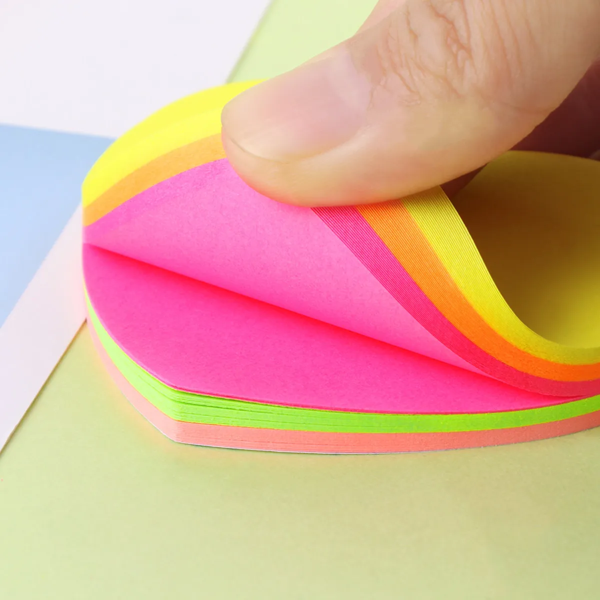 Heart-Shaped Removable Self-Stick Notes 3pcs – Daily Task Reminder for Home, Office, School & Study