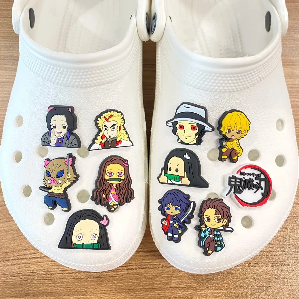 31-teiliges Anime Demon Slayer Clog Cartoon PVC Schuh-Charms Set, Sandalen-Dekorationen für Jungen, Partygeschenk