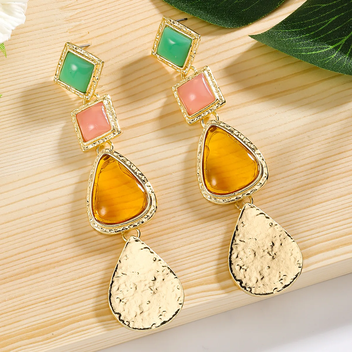 

ZAA Metal Piece Drop Earrings Vintage Resin Oval Geometric Pendant Earrings For Women Luxury Textured Decoration Party Gifts