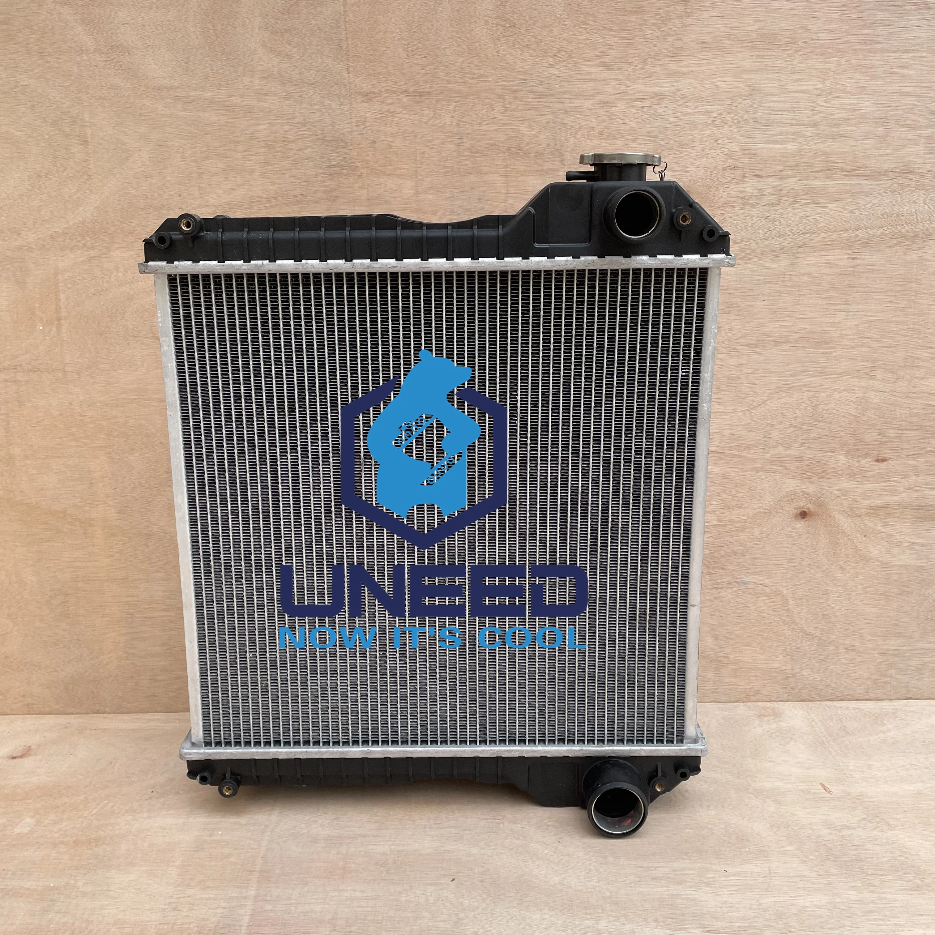 

Spare Parts Water Tank Radiator For JCB 7250 8910 8920 7210 8930 722 8940 7230 8950 7240 CASE Tractor