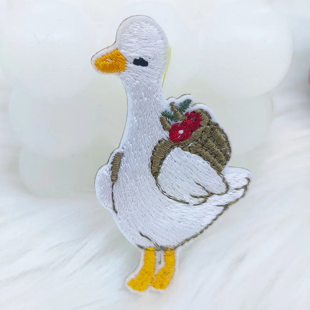 Cute Couple Duck Self-adhesive Embroidered Applique Patches For Clothing Kids Scratch Patch DIY Backpack Hat Scarf Phone Case