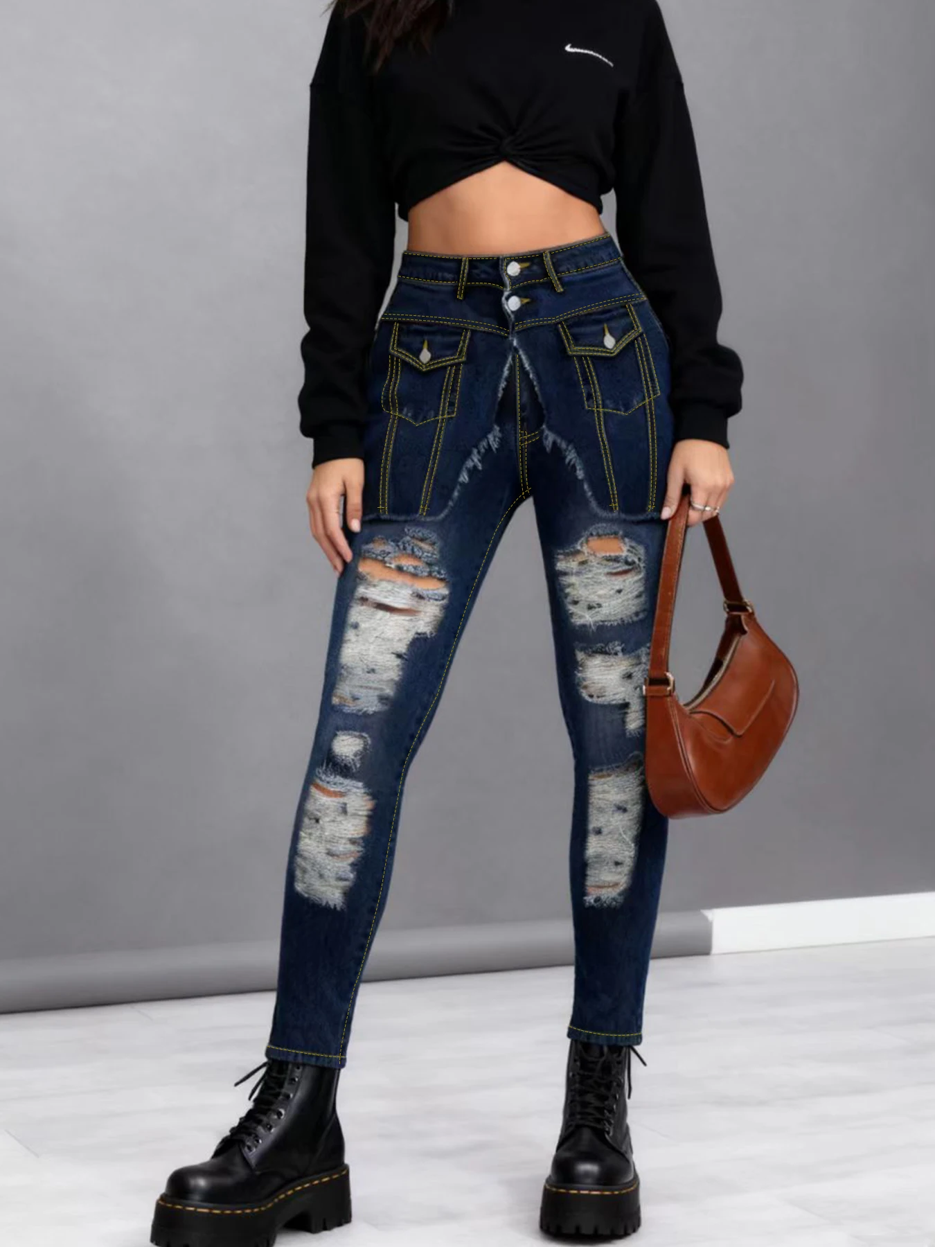 

Plus-size women's high-waisted jeans, patchwork cargo pockets with ripped details, fashionable Y2K plus-size women's jeans.