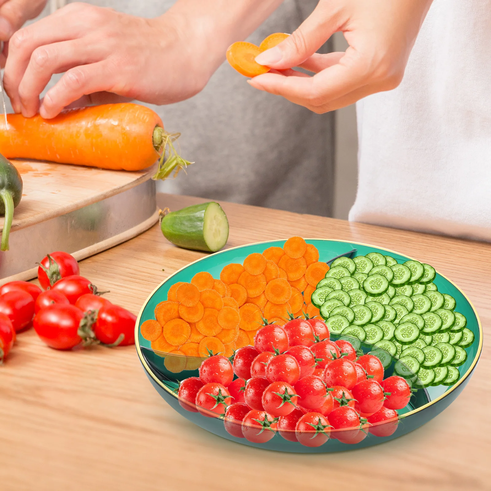 

Three Grids Thickened Pet Fruit Plate Design Multi-Purpose Snack Dessert Tray for Home Party Wedding Decorative