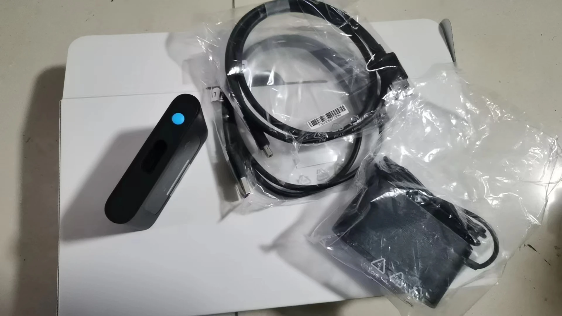 HTC Vive Pro Link Box Contains serial cable