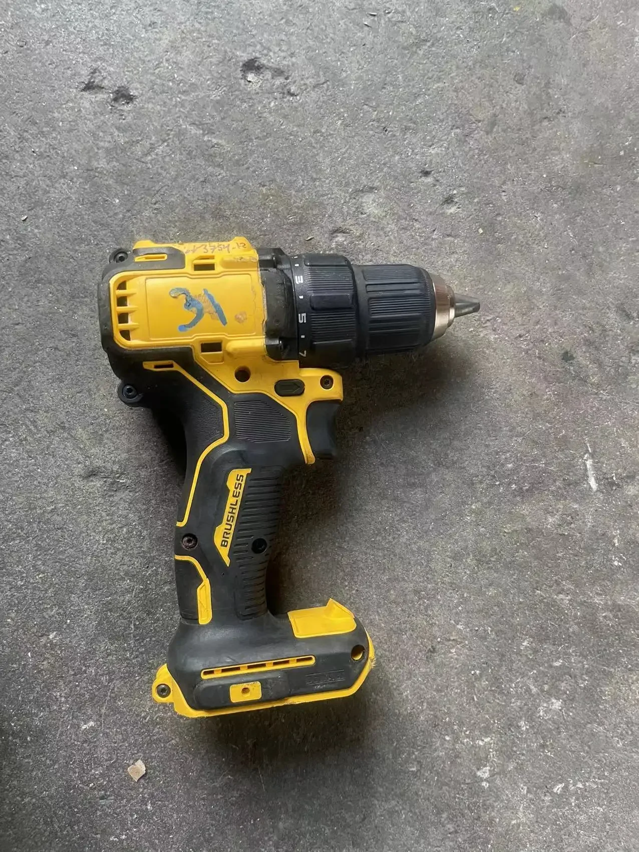 

DeWALT DCD708 Atomic 20V MAX Brushless Cordless 1/2" Drill (Tool Only).SECOND HAND.