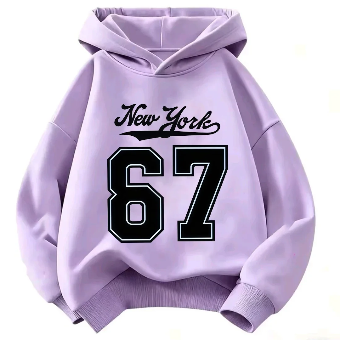 Einfarbiger Kinder-Kapuzenpullover mit New York Cursive & 67 Umrisse-Zahlen-Druck, locker geschnittener Kinder-Hoodie für Jungen und Mädchen im Alter von 2-12 Jahren. – Detail 3