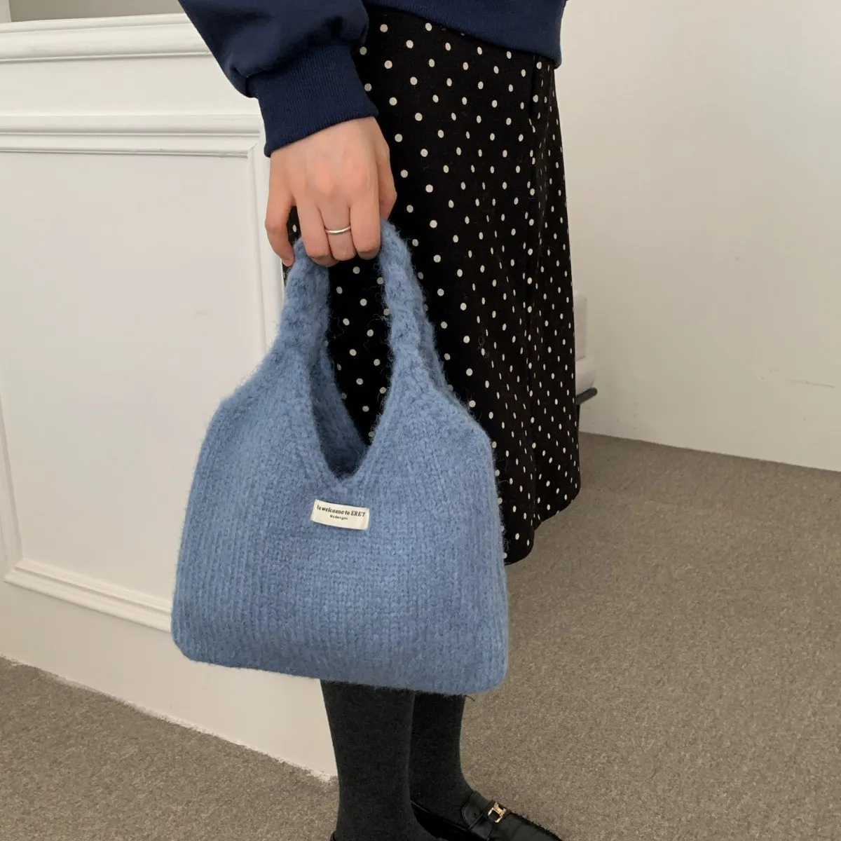 

Высококачественная шерстяная вязаная сумка-ведро: модная, уютная, в стиле ретро, с эффектом скрученной ткани, ручная сумка для осени-зимы, новинка 2025 года