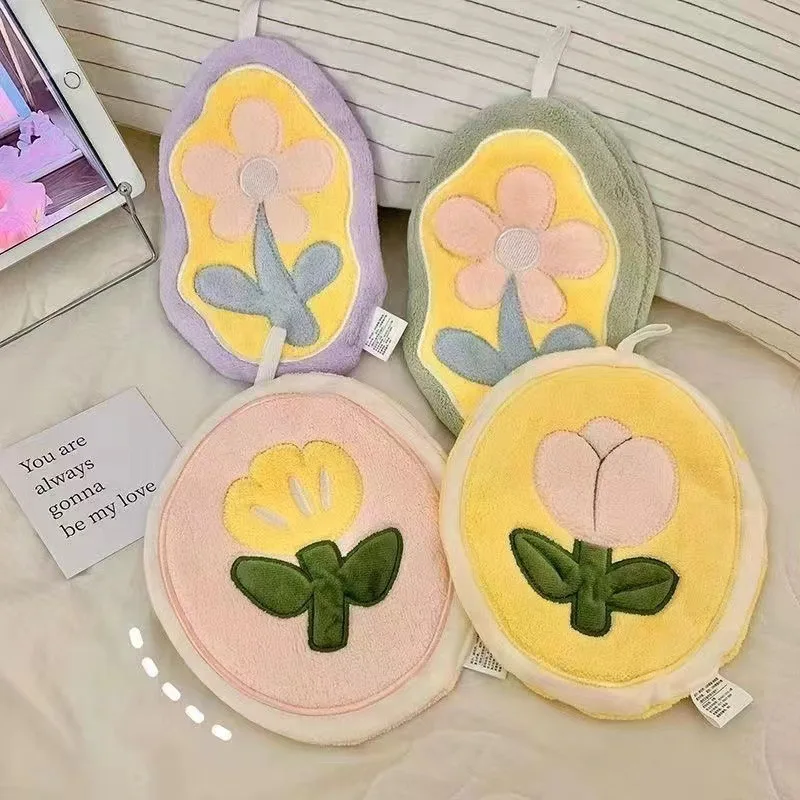 2/1 Piece Random Style Flower-Shaped Hand Towel, Hanging Type for Bathroom and Kitchen, Cute Handkerchief, Small Square Towel, Suitable for Various Occasions - view 3