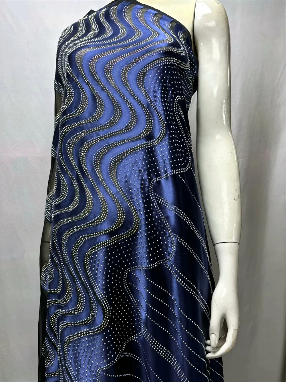 قماش حريري دانتيل أفريقي عالي الجودة بالحجارة وشاح دانتيل تول فاخر مادة حريرية محروقة للنساء فستان 5 ياردات