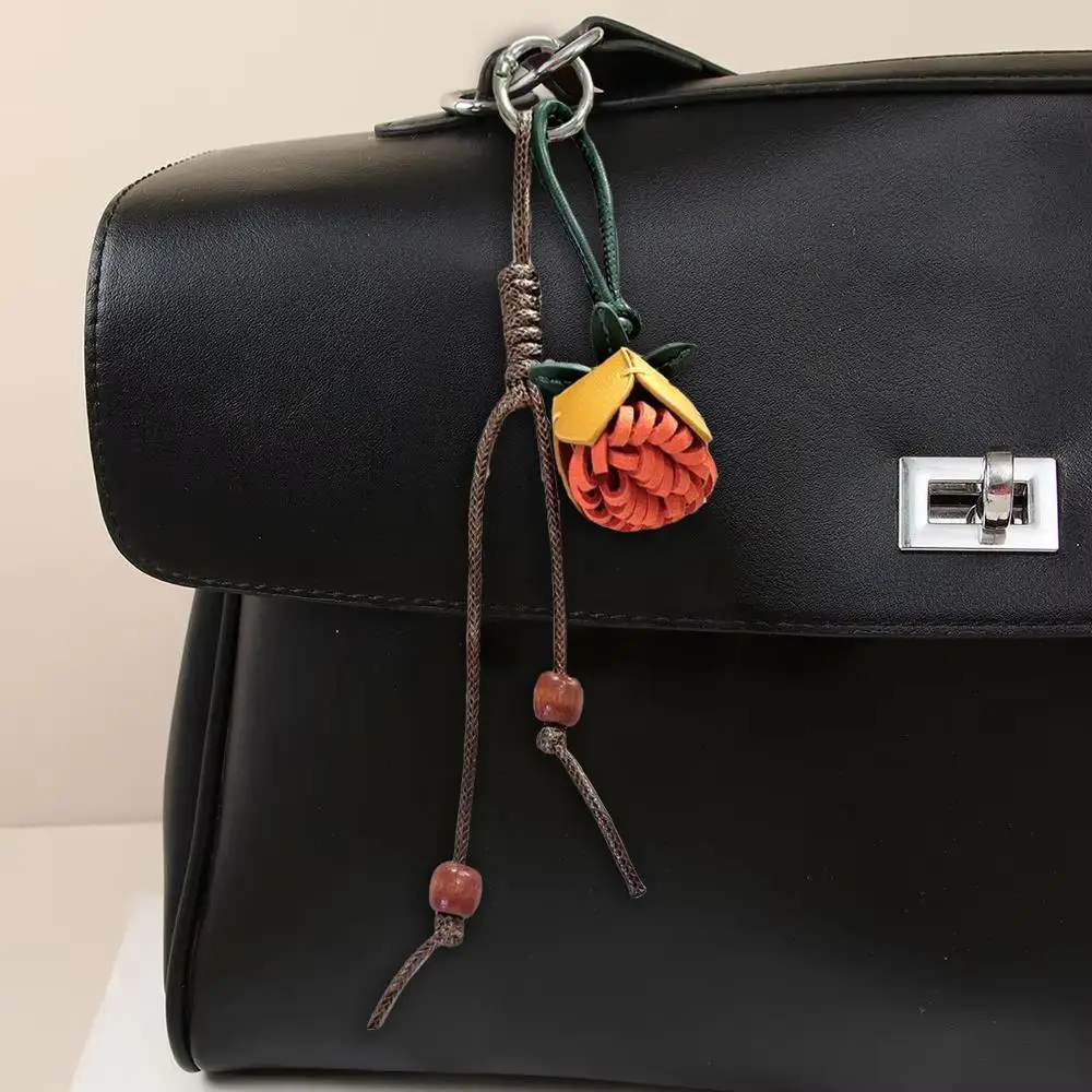 اليدوية حقيبة كلاسيكية قلادة عالية الجودة كوز الصنوبر زهرة حبل مضفر المفاتيح النساء Y2k شرابة الكرة قلادة مجوهرات الديكور