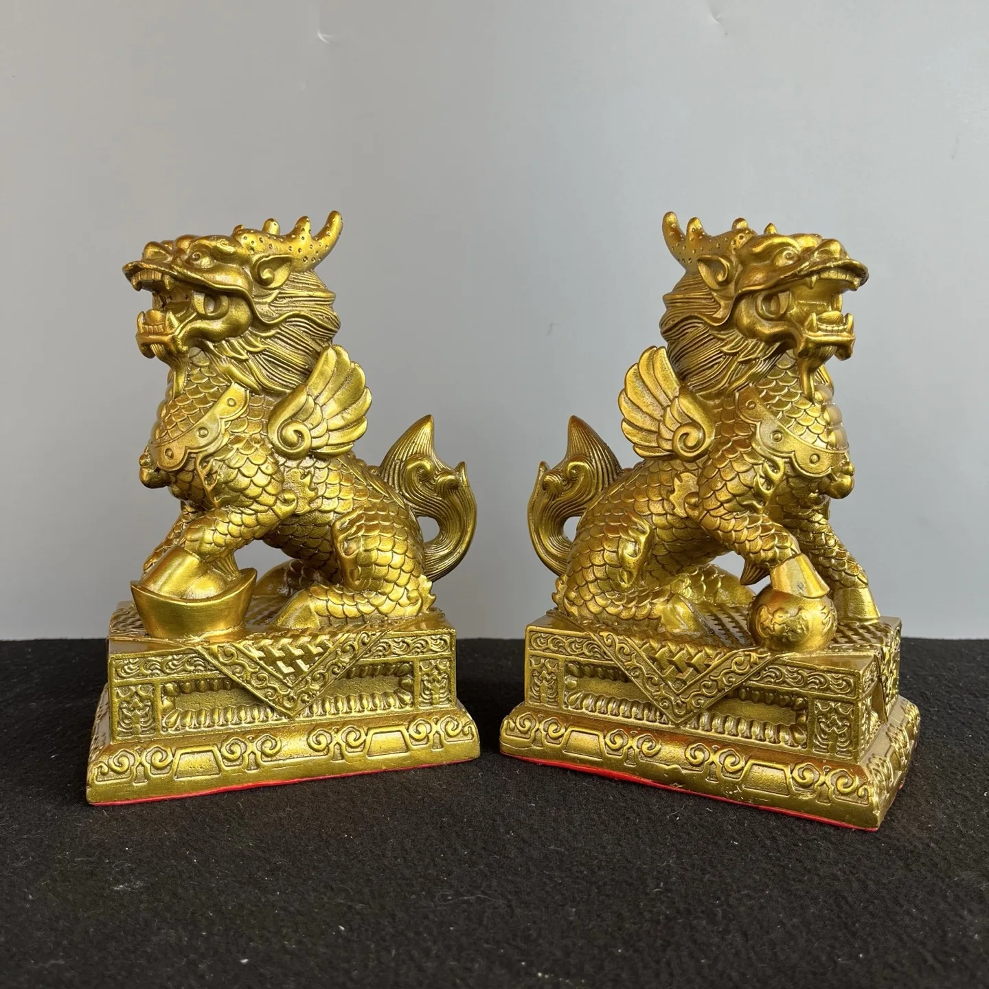 Brass Golden Kirin Statue A pair of divine beasts get rich Study Amass wealth Ornaments Town house