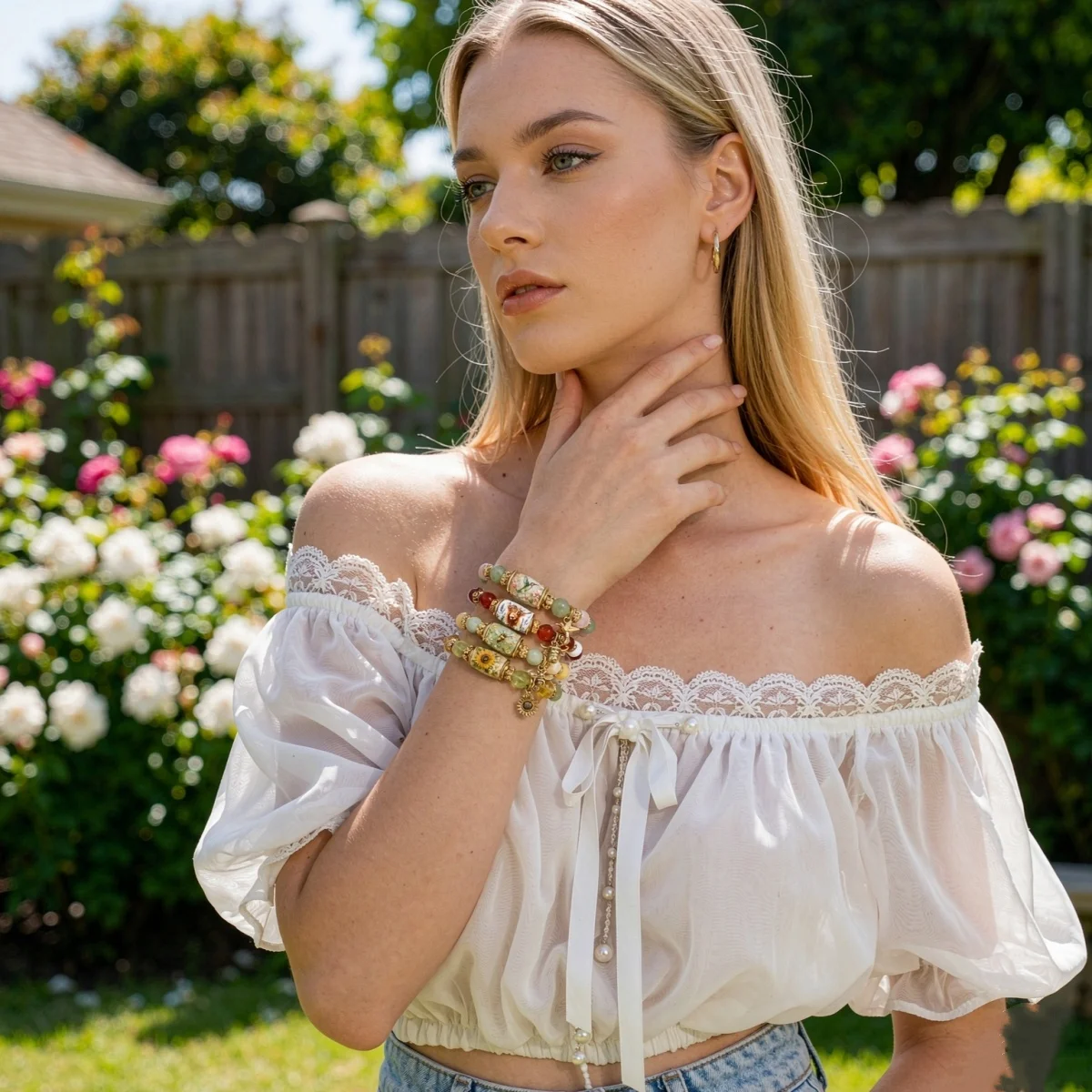 Zarte Armbänder im Frühlingsgarten-Stil mit Glasperlen für Damen und Herren, mit Charm-Anhängern wie Kolibri, Sonnenblume, Biene und Ochsenkopf, Heilschmuck. – Detail 5
