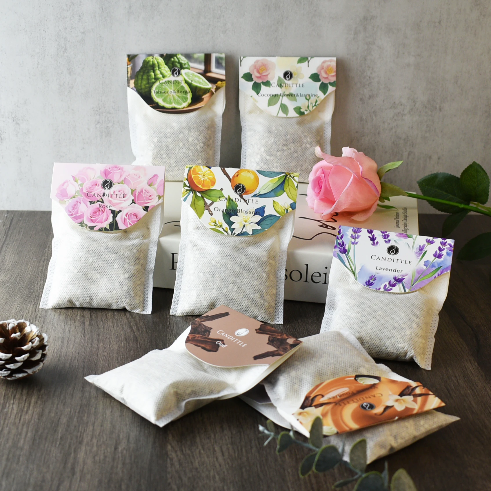 Bolsita Perfumada Colgante con Gancho para Armario, Zapatero, Decoración Aromática para el Hogar, Larga Duración