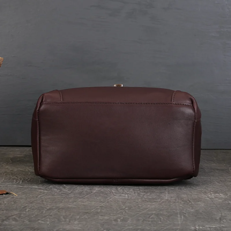 Couro genuíno cor pura aleta mochila clássico conciso saco de viagem estilo universitário à prova dwaterproof água mochila para meninas casual mochila