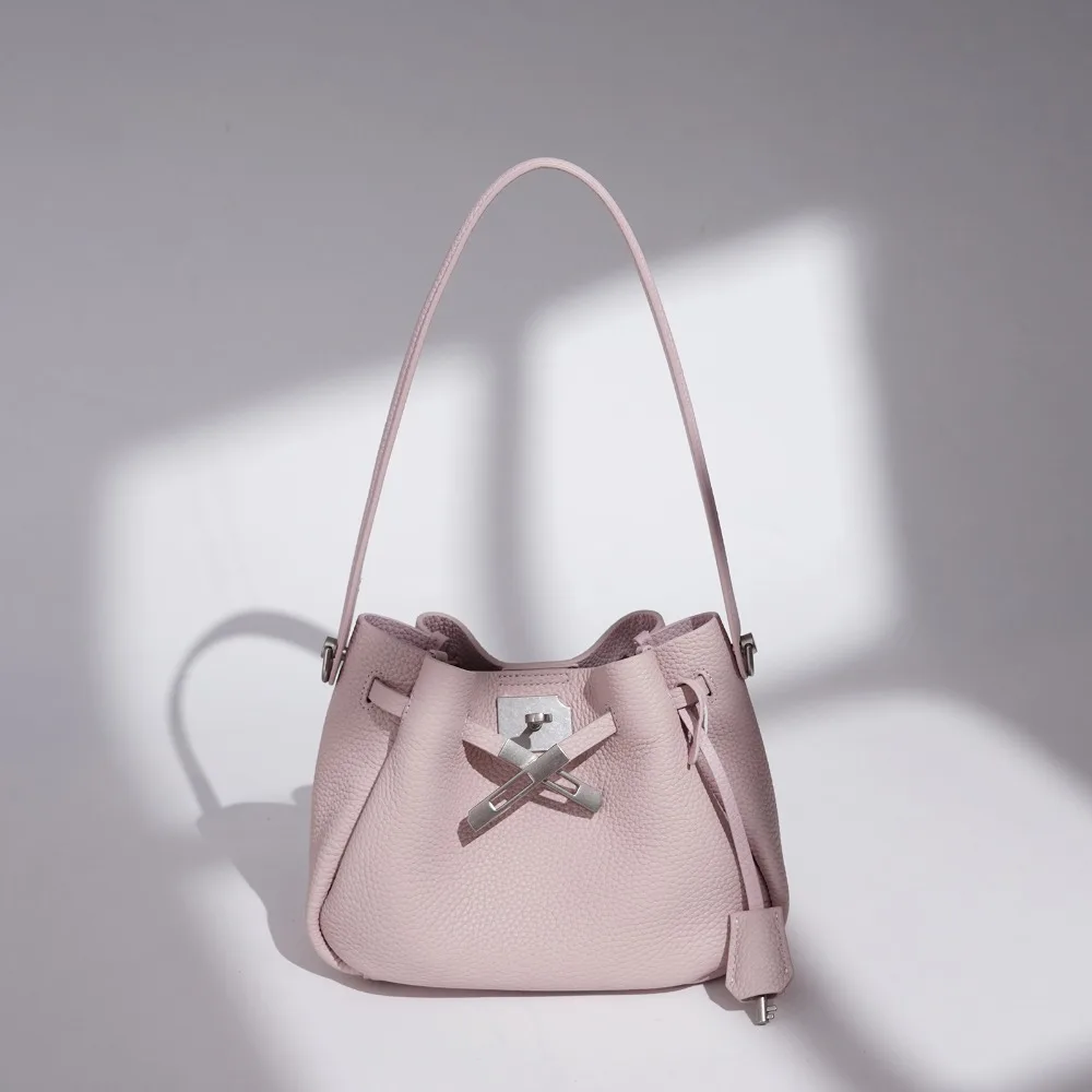 

2026 New Light Luxury Bucket Bag Temperament Exquisite Versatile Premium Shoulder Texture Unique Niche Simple Messenger