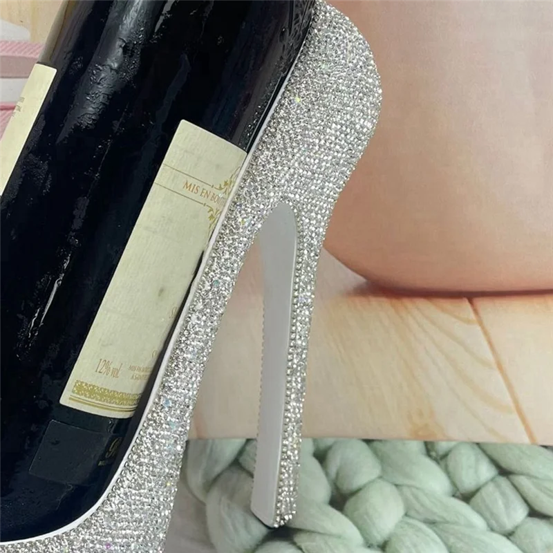 

N04R Elegant Rhinestone High Heel Wine Rack -Creative Shoe Design Wine Bottle Holder, Ideal For Bar Decor And Wine Storage