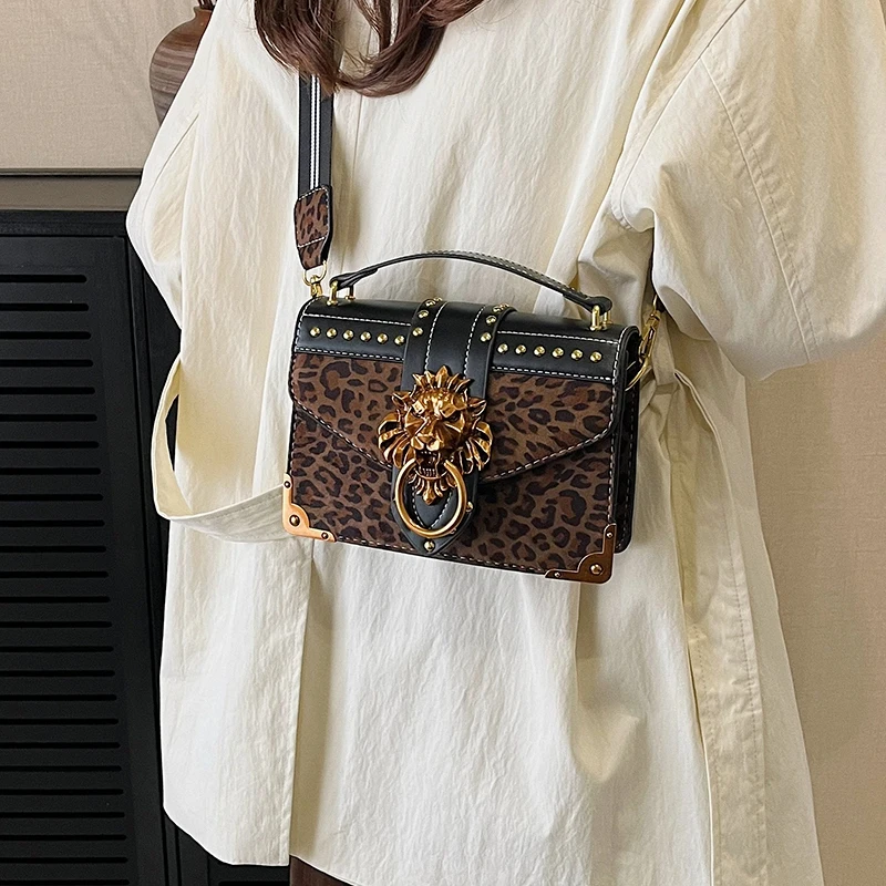 

Artisanal Inspired Crochet Embroidery Crossbody Bag A Timeless Vintage Purse for Brunch Outings Exuding Effortless Charm