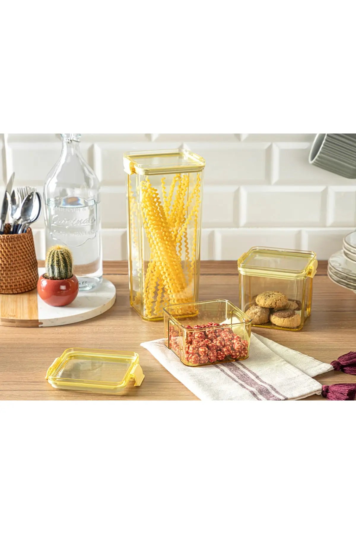 Plastic 2-piece Erzak container 450 Ml yellow