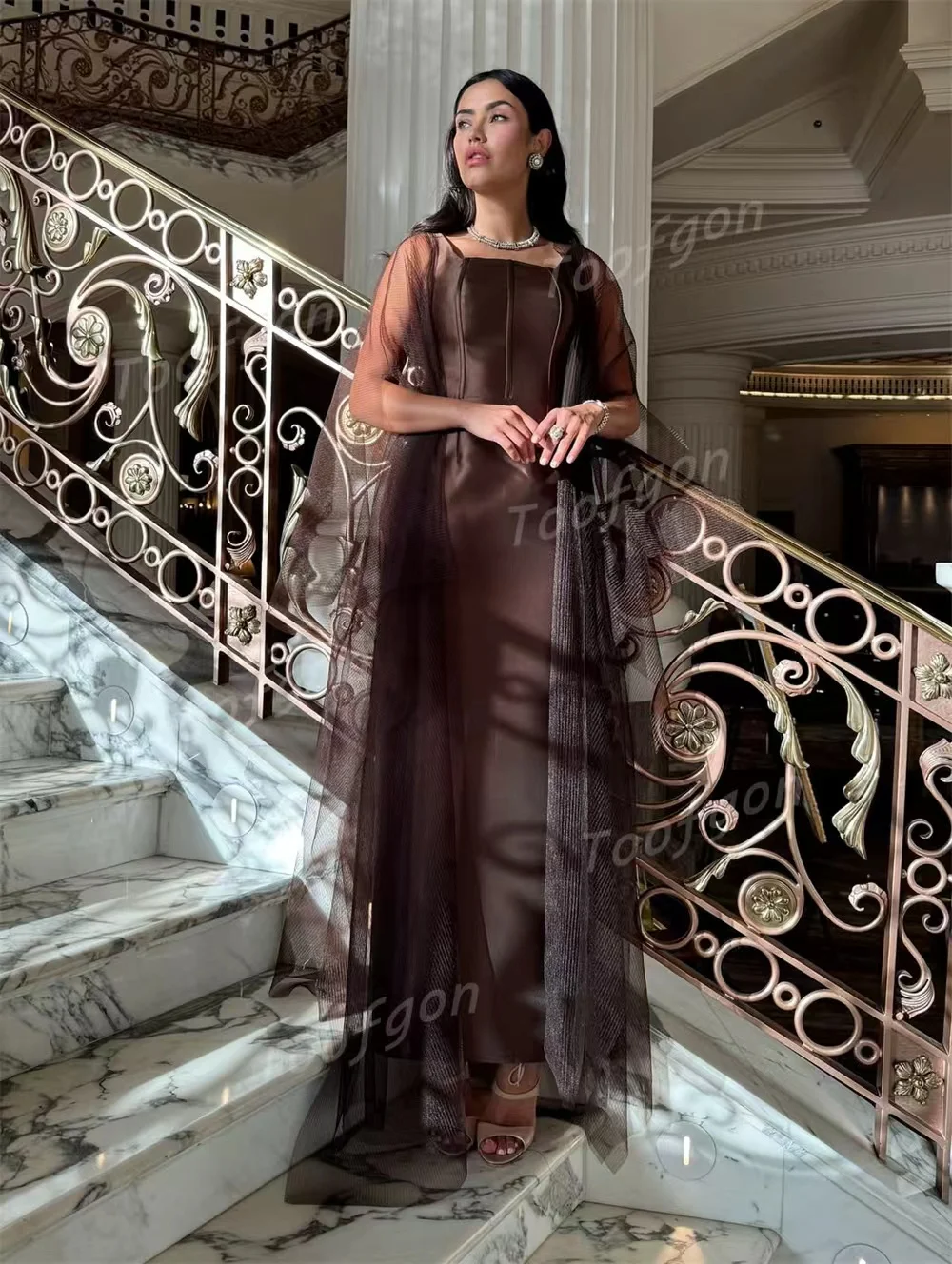 Sukienki wieczorowe Toofgon Brown dla kobiet, szyte na miarę, w stylu saudyjskim i dubajskim, z szerokimi ramiączkami, długie, satynowe, formalne sukienki na studniówkę i przyjęcia.