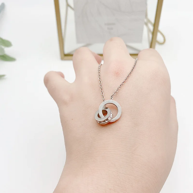 Stainless Steel Famous Brand Roman Numerals Pendant Necklace For Woman Woman Necklace Luxury Jewelry