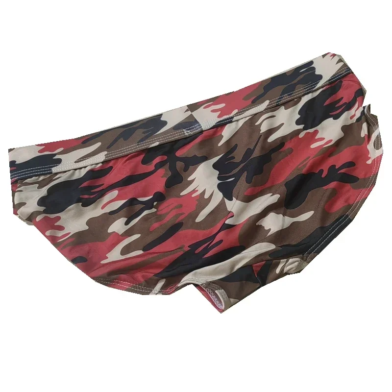 Shot with original camera, men's camouflage low-rise men's briefs panties, camouflage red panties