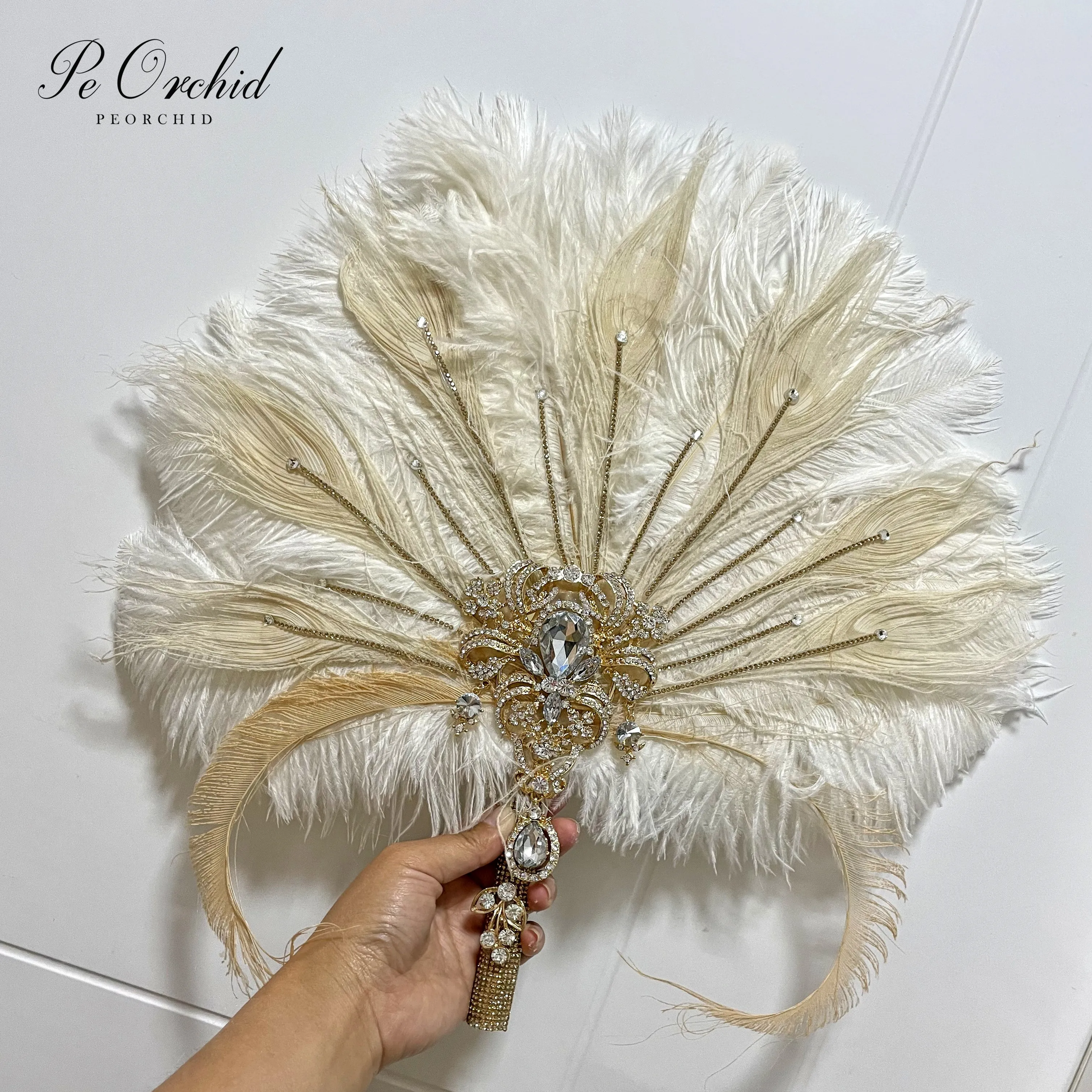 PEORCHID Gold Ivory Alternative Feather Fan Bouquets Crystals Wedding Hand Bouquet Gatsby Theme Brooches Bouquet 1902s Art Deco