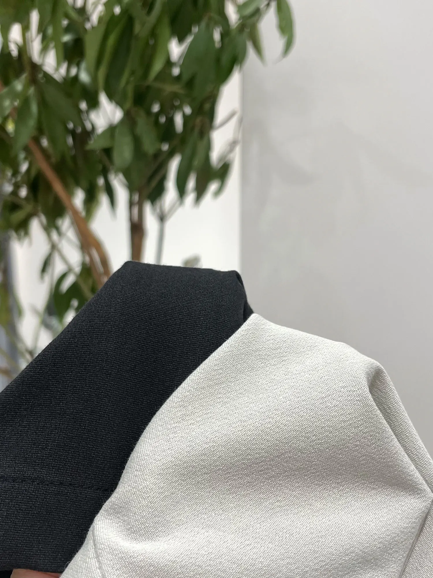 누오 샤오라 정품 2025년 봄 루즈핏 와이드 레그 팬츠 하이웨이스트 밴딩 새 상품 슬레 투톤 한국 스트레이트 컷 코튼