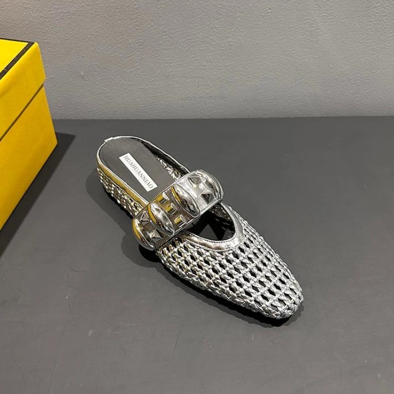 Zapatos para mujer, novedad de verano 20225, zapatillas Baotou de tejido para exteriores para mujer, zapatillas Retro con agujeros de tacón bajo, zapatillas informales de moda para ir al trabajo