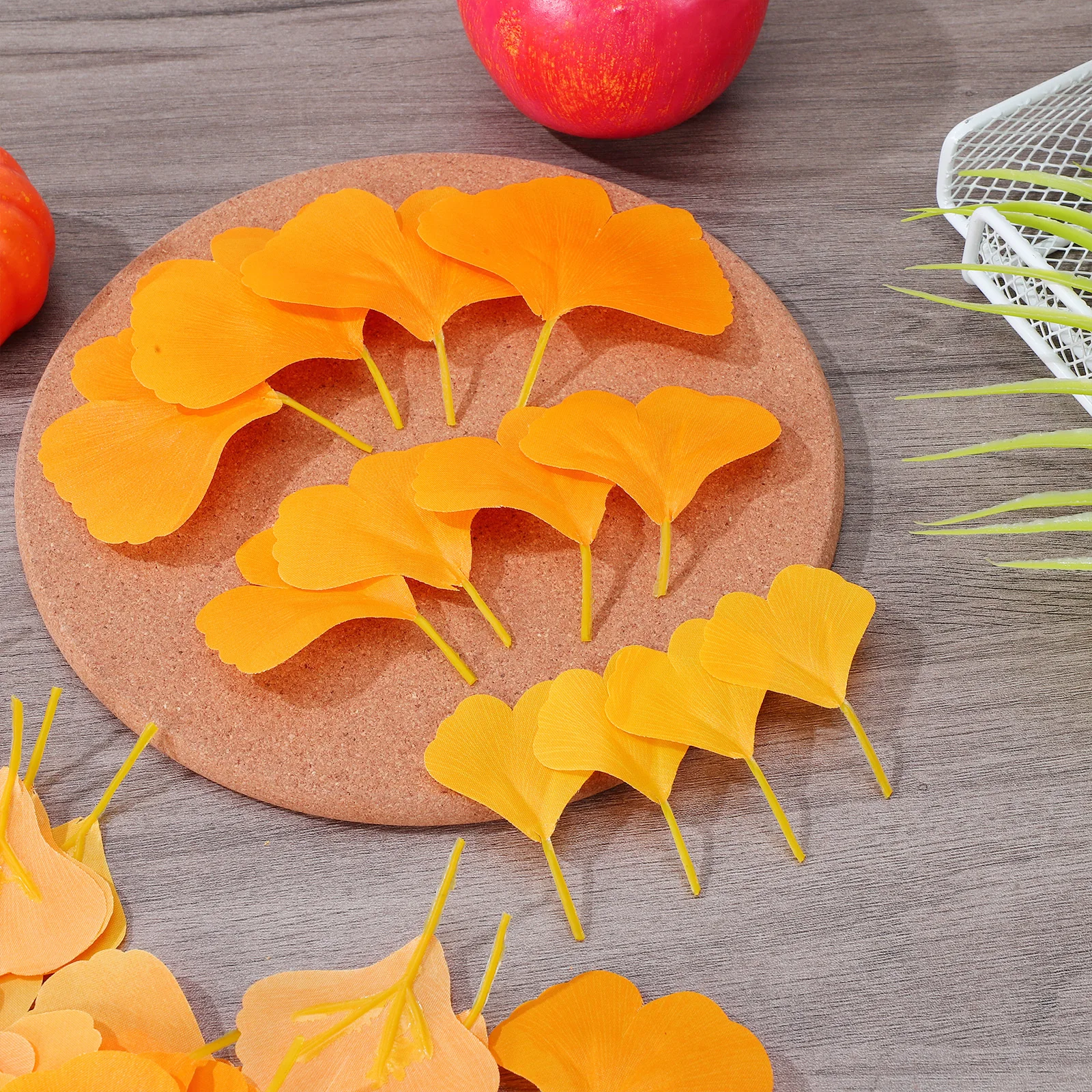 100Pcs Simulation Ginkgo Leaf Safe Practical Holiday Home Decorative Leaves Artificial Ginkgo Leaves Party Supplies