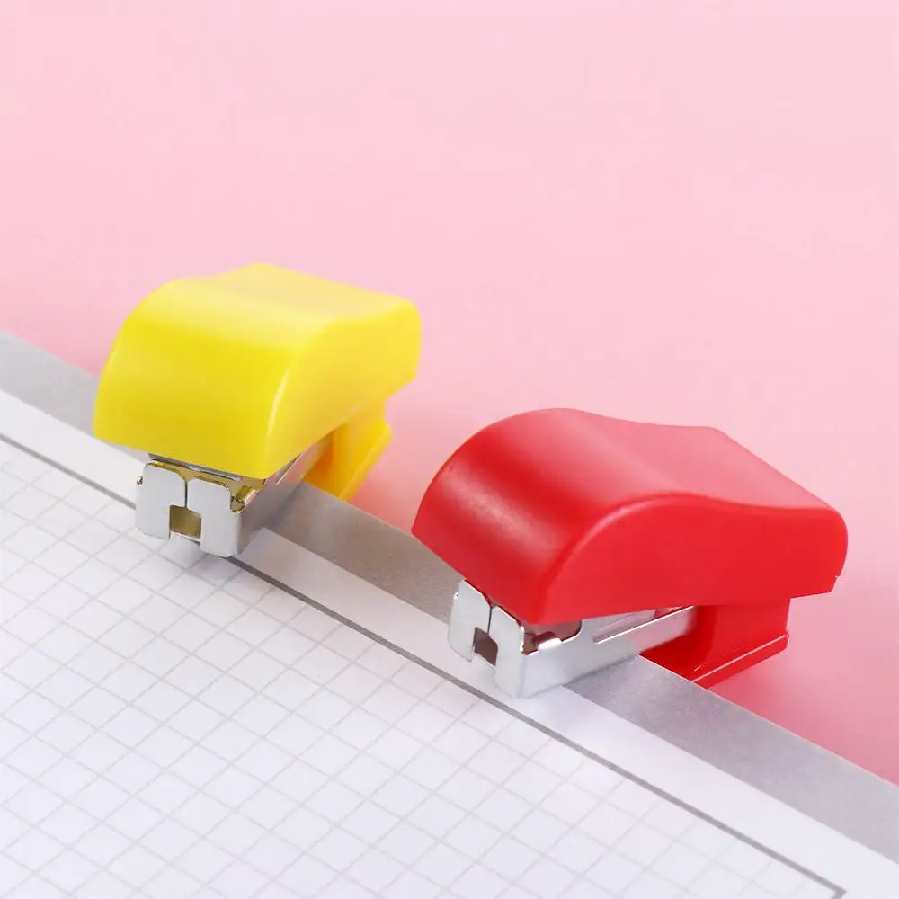 Set di cucitrici portatili senza sforzo per risparmiare manodopera Rilegatura di carta Piccola macchina per rilegatura Fissaggio di carta Strumenti di cucitura Materiale scolastico