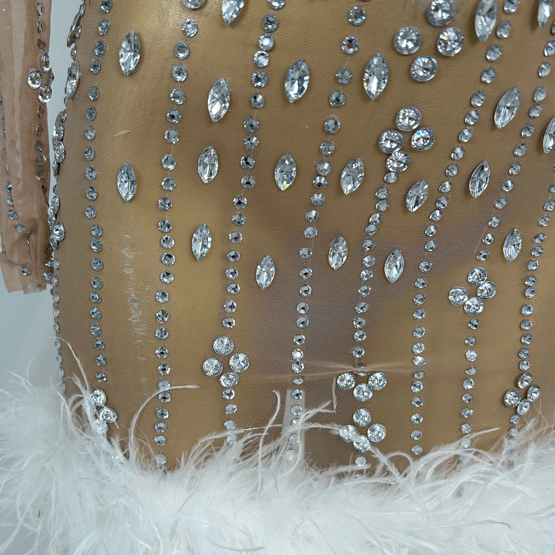 2026 Vestido de manga larga para fiesta de cumpleaños, vestido de cristal para celebración, vestido corto de cóctel con plumas para mujer, vestido de cena, traje de Festival